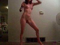 Party Luder tanzt betrunken nackt - Privates Handy Video