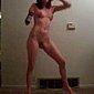 Party Luder tanzt betrunken nackt - Privates Handy Video