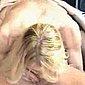 Blonde Strapsmaus beim Blowjob in Stellung 69