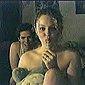 Junges Paar privat vor der Webcam
