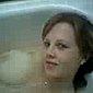 Geiles Mdchen mit dicken Titten in der Badewanne