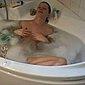 Geile Fingerspiele in der Badewanne