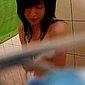 Asiatischen Mdchen (18) heimlich beim Duschen beobachtet