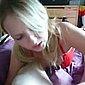 Junge geile Blondine beim Blowjob